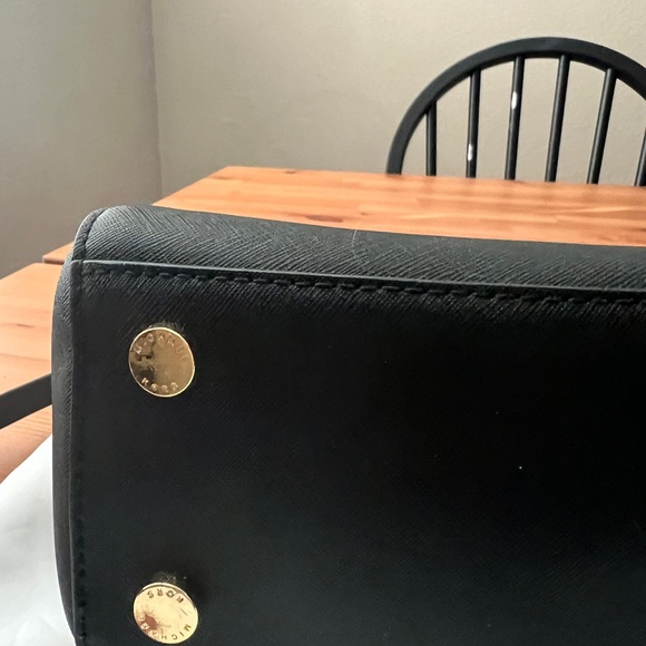 Michael Kors Sutton Satchel Saffiano Leather - Black - Picture 5 of 11